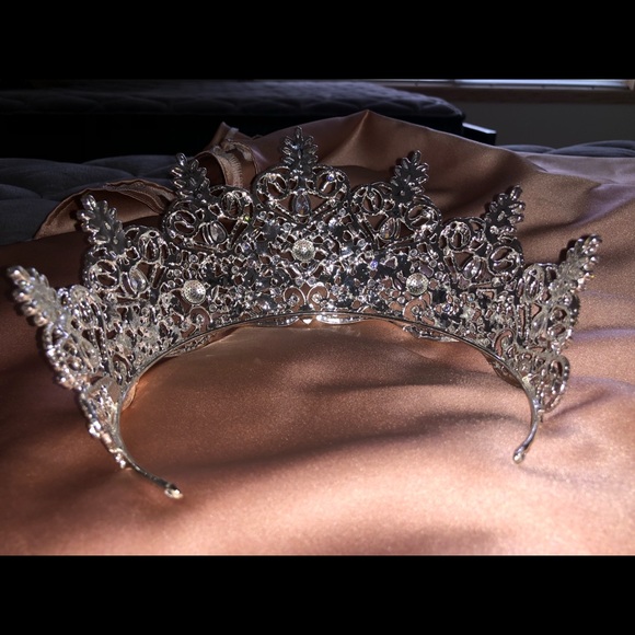 Crown - Picture 3 of 3